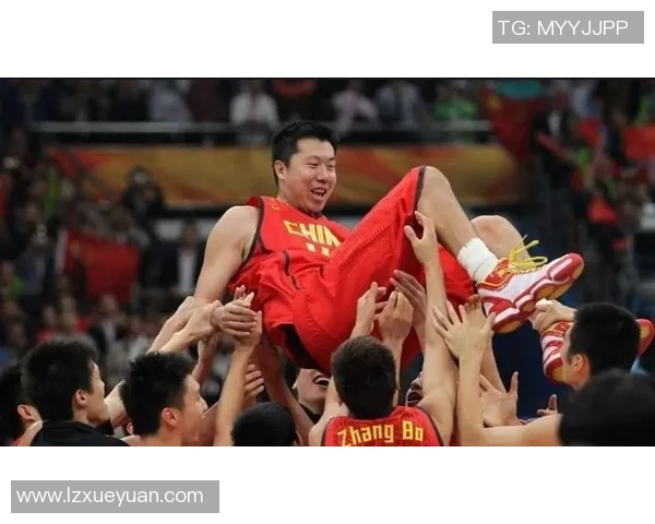 以镜头回顾CBA赛场感人瞬间这一幕让无数球迷泪流满面