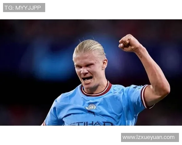 战术解析：哈兰德如何通过关键细节掌控比赛节奏与进攻运作