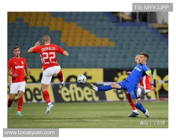 冲突升级！欧联与教练发生激烈争执