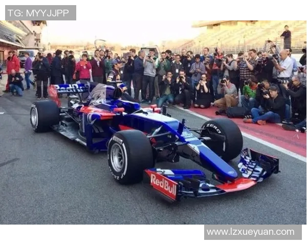 F1赛车技术创新及车队战略调整分析